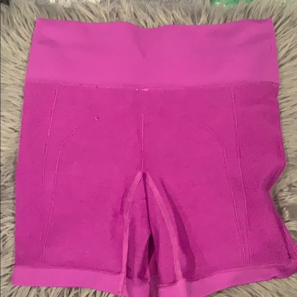 Lululemon Sculpt Short Ultra Violet. Size 6 - Picture 10 of 11